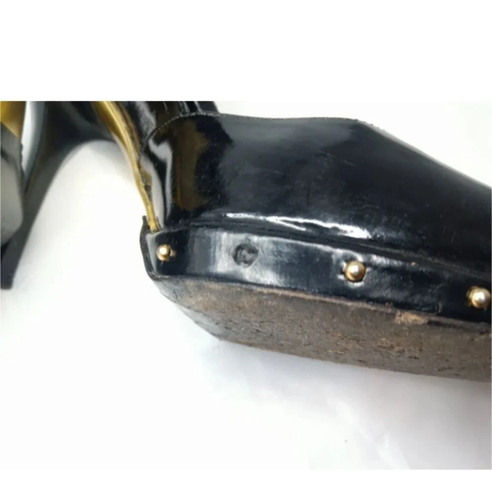Gucci Black Leather Studded D’Orsay Pumps Size 8 B Shoes Heels